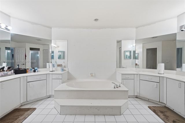 1421 SW 97th Ave, Pembroke Pines, FL 33025