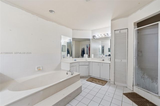 1421 SW 97th Ave, Pembroke Pines, FL 33025