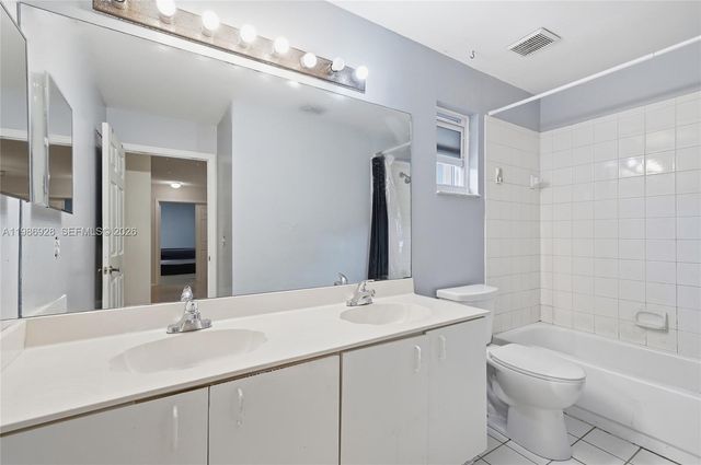 1421 SW 97th Ave, Pembroke Pines, FL 33025
