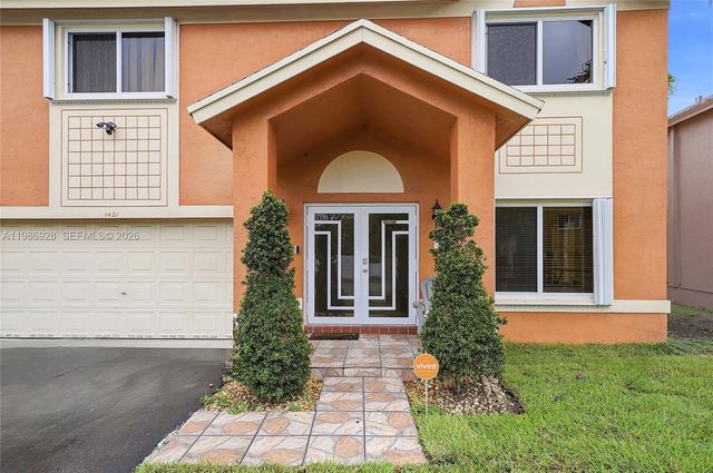 1421 SW 97th Ave, Pembroke Pines, FL 33025