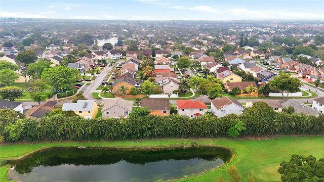 1421 SW 97th Ave, Pembroke Pines, FL 33025