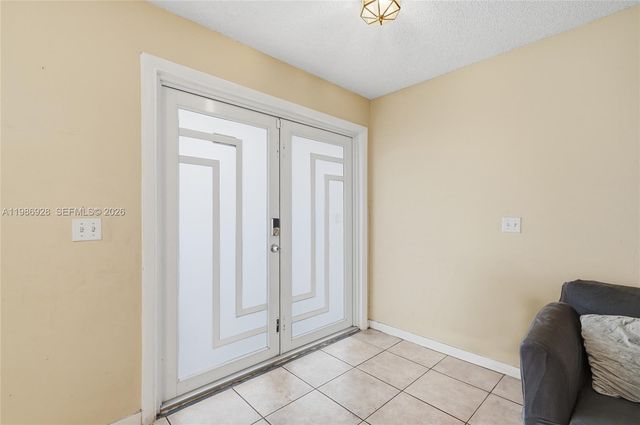 1421 SW 97th Ave, Pembroke Pines, FL 33025