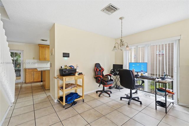 1421 SW 97th Ave, Pembroke Pines, FL 33025