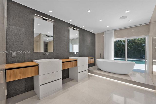 431 Layne Blvd, Hallandale Beach, FL 33009