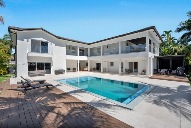 431 Layne Blvd, Hallandale Beach, FL 33009