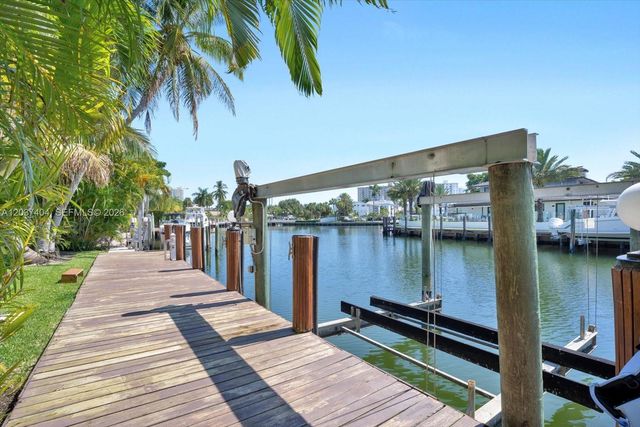 431 Layne Blvd, Hallandale Beach, FL 33009