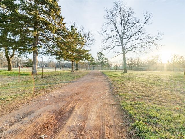 13313 Pritchard Road, Gravette, AR 72736