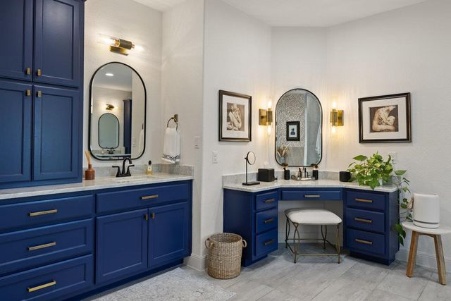 290 Brentwood DR, Austin, TX 78737