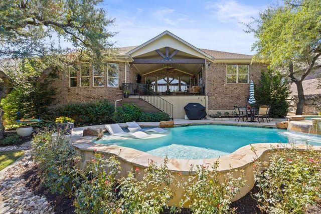290 Brentwood DR, Austin, TX 78737