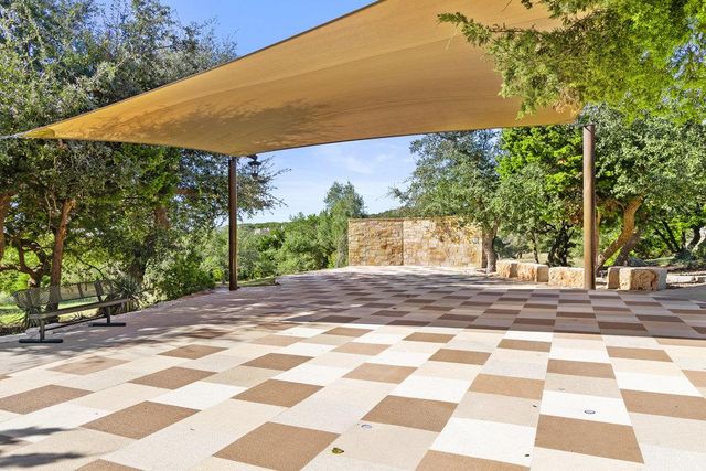 290 Brentwood DR, Austin, TX 78737