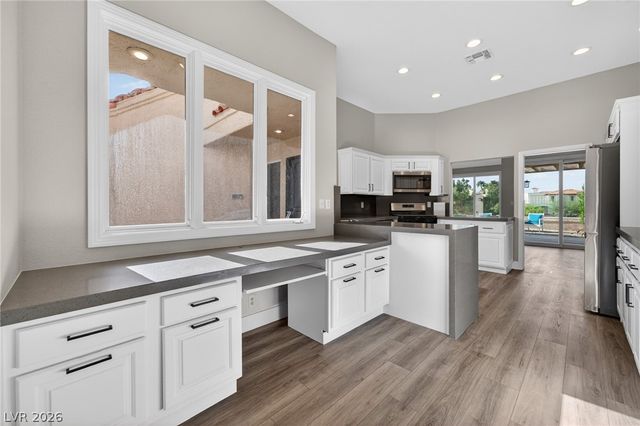8185 Round Hills Circle, Las Vegas, NV 89113