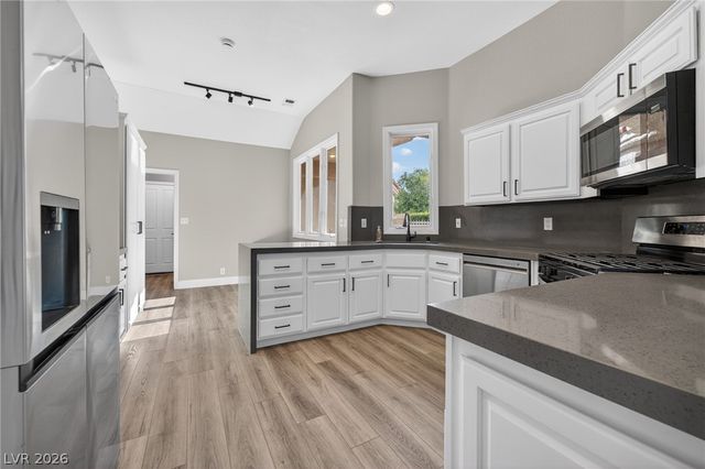 8185 Round Hills Circle, Las Vegas, NV 89113