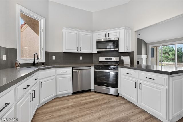 8185 Round Hills Circle, Las Vegas, NV 89113