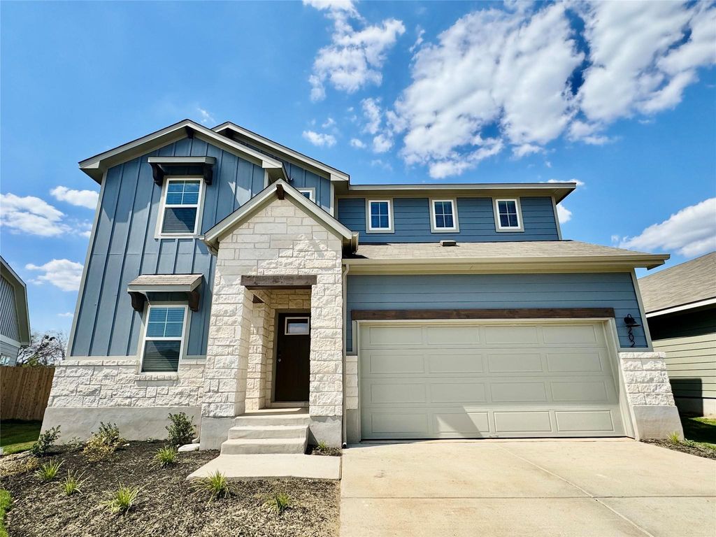 202 Coopers Hawk Crest, Cedar Creek, TX 78612