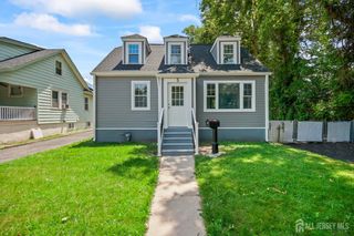 5 Monument Avenue, Hamilton, NJ 08619