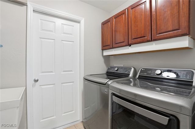 4421 SW 14th PL, Cape Coral, FL 33914