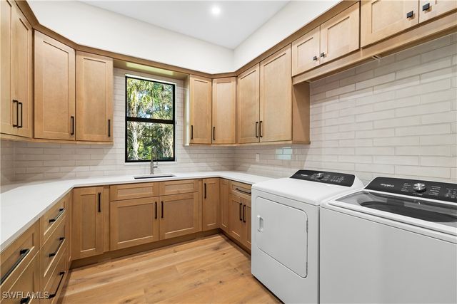 5000 Palmetto Woods DR, Naples, FL 34119