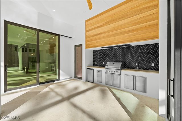 5000 Palmetto Woods DR, Naples, FL 34119