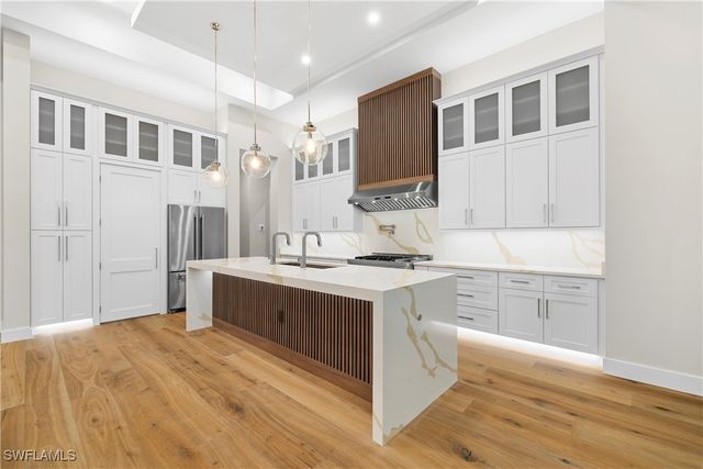 5000 Palmetto Woods DR, Naples, FL 34119