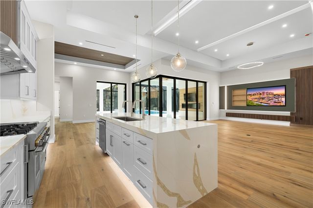 5000 Palmetto Woods DR, Naples, FL 34119