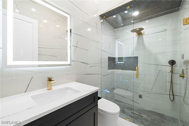 5000 Palmetto Woods DR, Naples, FL 34119