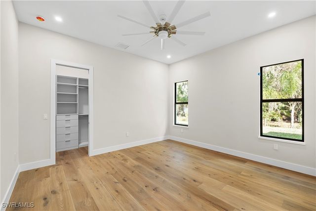 5000 Palmetto Woods DR, Naples, FL 34119