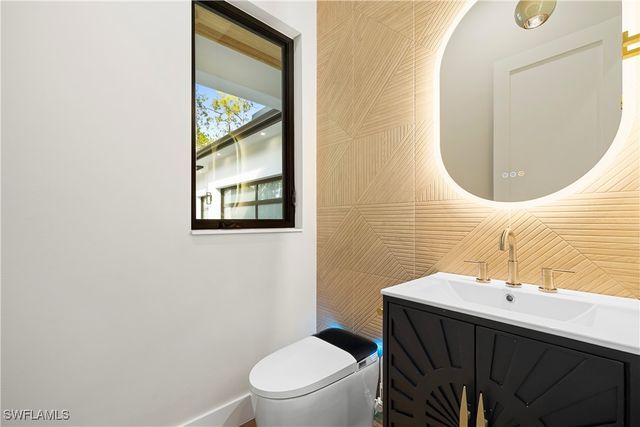 5000 Palmetto Woods DR, Naples, FL 34119