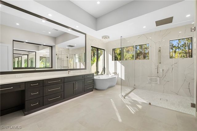 5000 Palmetto Woods DR, Naples, FL 34119