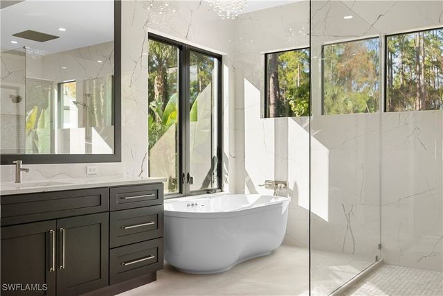 5000 Palmetto Woods DR, Naples, FL 34119