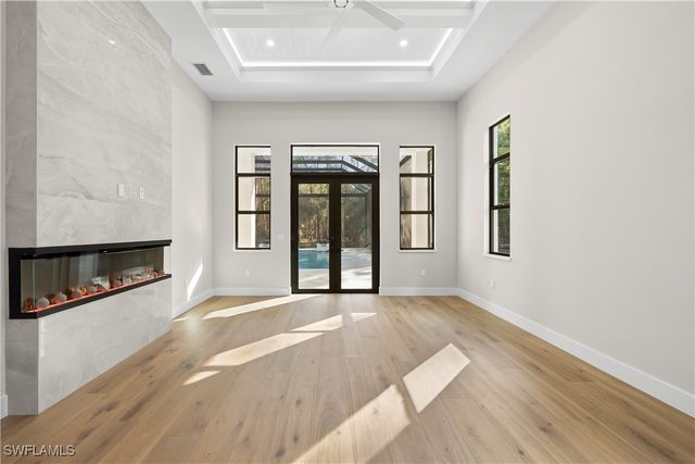 5000 Palmetto Woods DR, Naples, FL 34119