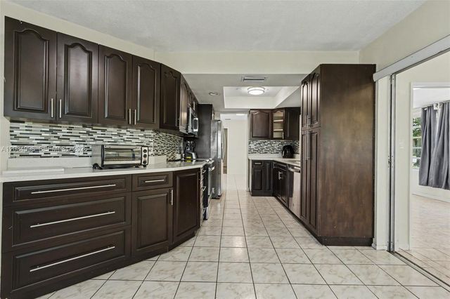4397 NW 47th Terrace, Lauderdale Lakes, FL 33319