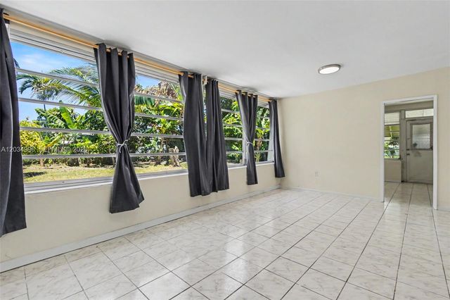4397 NW 47th Terrace, Lauderdale Lakes, FL 33319