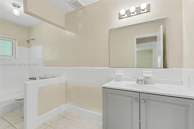 4397 NW 47th Terrace, Lauderdale Lakes, FL 33319