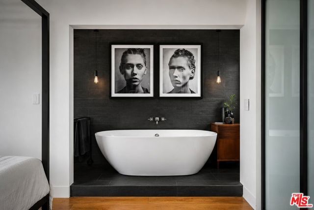 1001 Main Street, Los Angeles, CA 90291