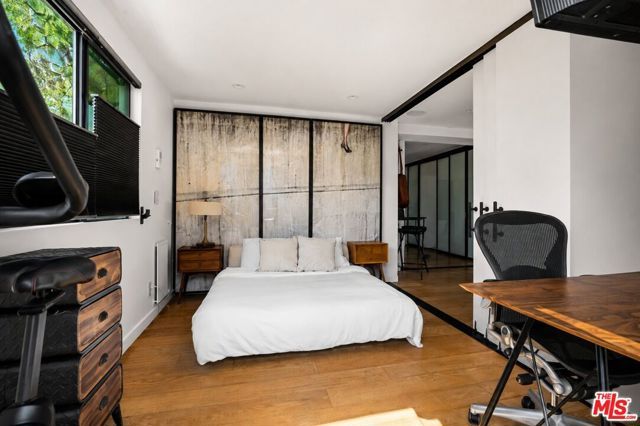 1001 Main Street, Los Angeles, CA 90291