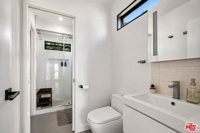 1001 Main Street, Los Angeles, CA 90291
