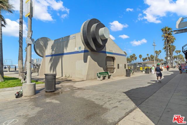1001 Main Street, Los Angeles, CA 90291