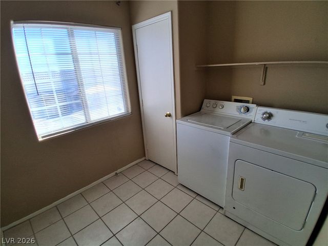 1956 Vista Malaga Street 104, Las Vegas, NV 89106