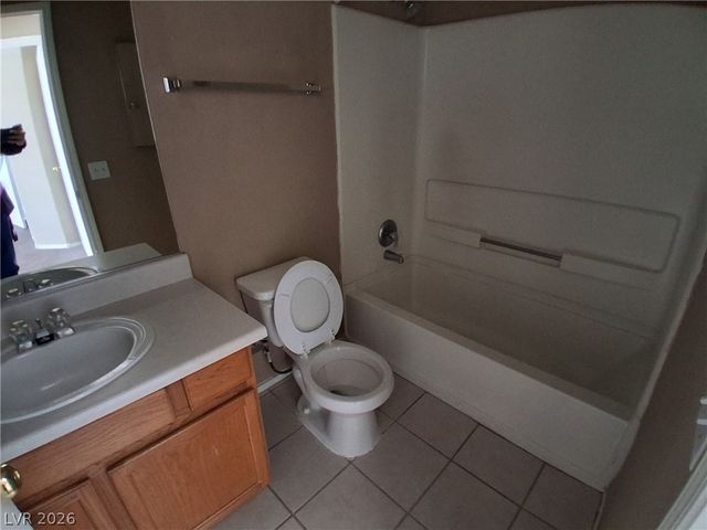 1956 Vista Malaga Street 104, Las Vegas, NV 89106