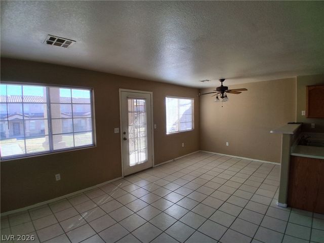 1956 Vista Malaga Street 104, Las Vegas, NV 89106