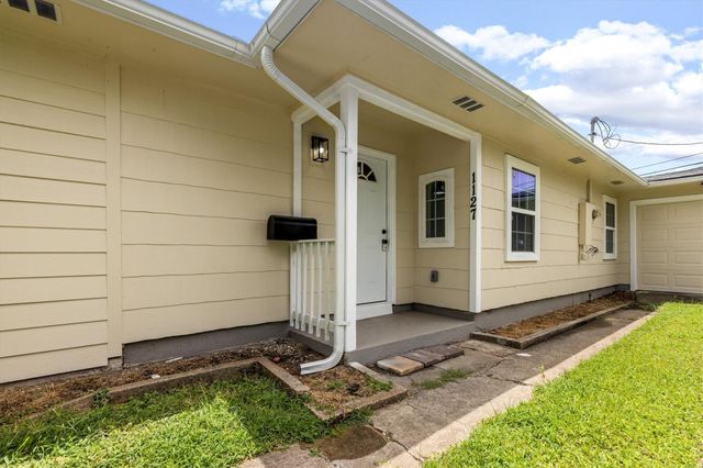 1127 Harris Way, Galveston, TX 77551