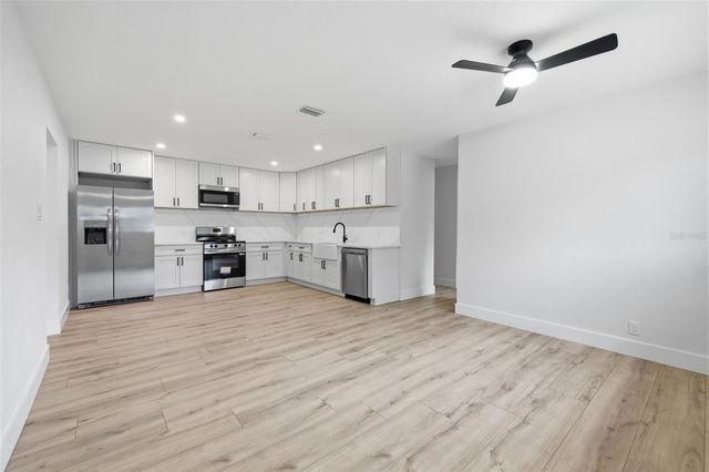 4409 W WYOMING AVENUE, Tampa, FL 33616
