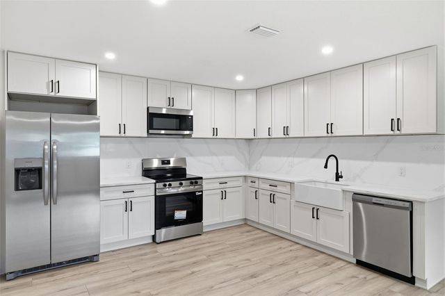 4409 W WYOMING AVENUE, Tampa, FL 33616