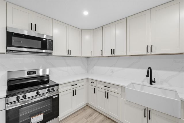 4409 W WYOMING AVENUE, Tampa, FL 33616