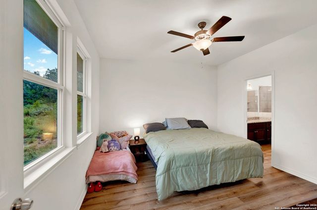 405 COUNTY ROAD 246, Hondo, TX 78861