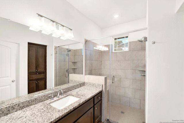 405 COUNTY ROAD 246, Hondo, TX 78861
