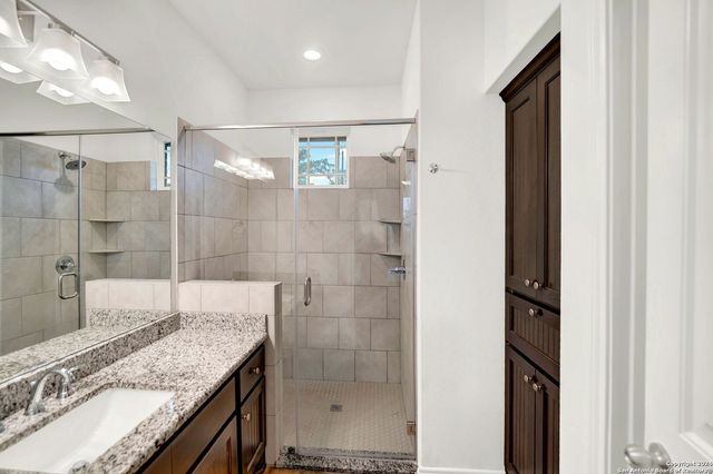 405 COUNTY ROAD 246, Hondo, TX 78861