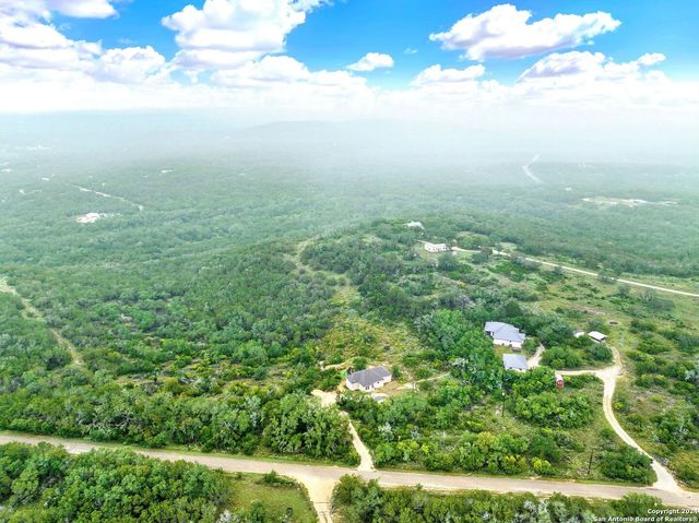 405 COUNTY ROAD 246, Hondo, TX 78861