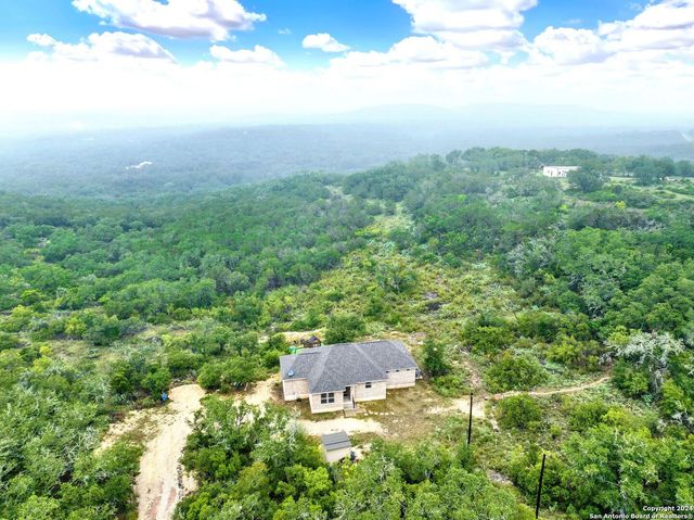 405 COUNTY ROAD 246, Hondo, TX 78861
