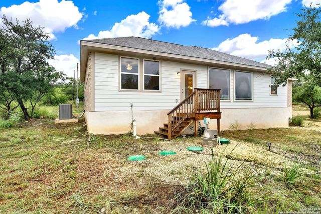 405 COUNTY ROAD 246, Hondo, TX 78861